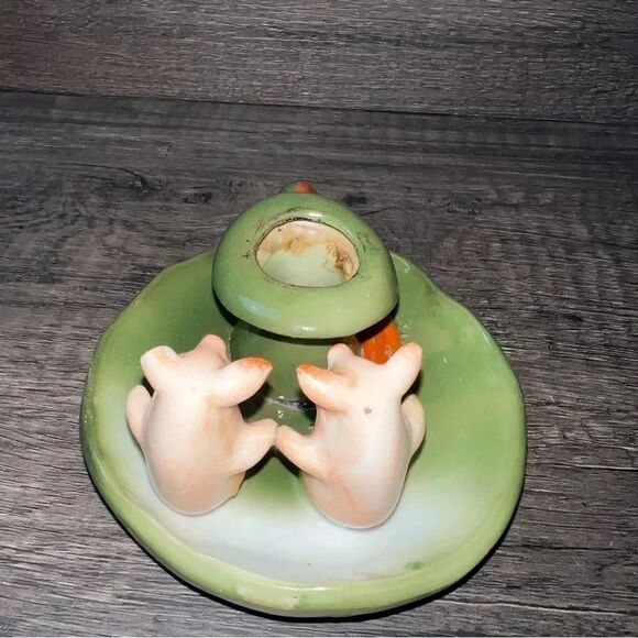 Vintage‎ Pigs on a Lily Pad Candlestick Holder - Picture 4 of 7